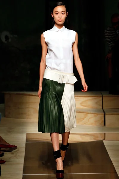 Look 13